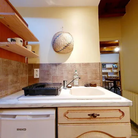 Entier Chez Lea Et Brevia